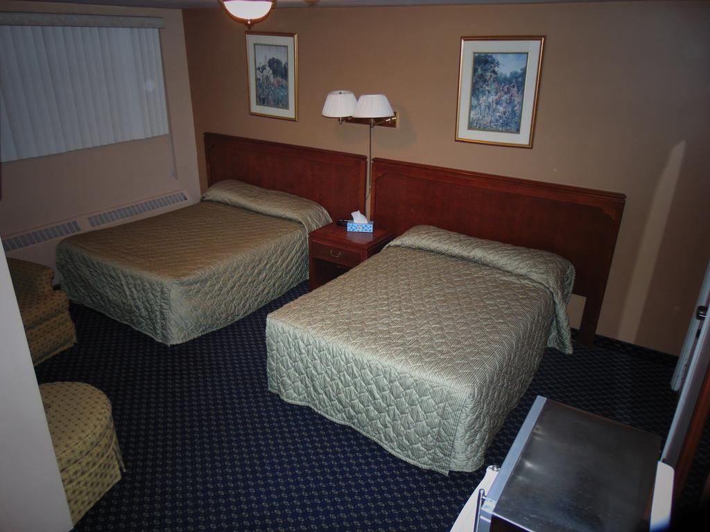 Canadiana Motel Hanover エクステリア 写真